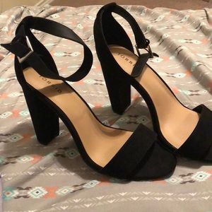 NWT black sandal